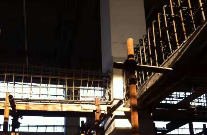 林芝一厂房梁柱截面加大施工